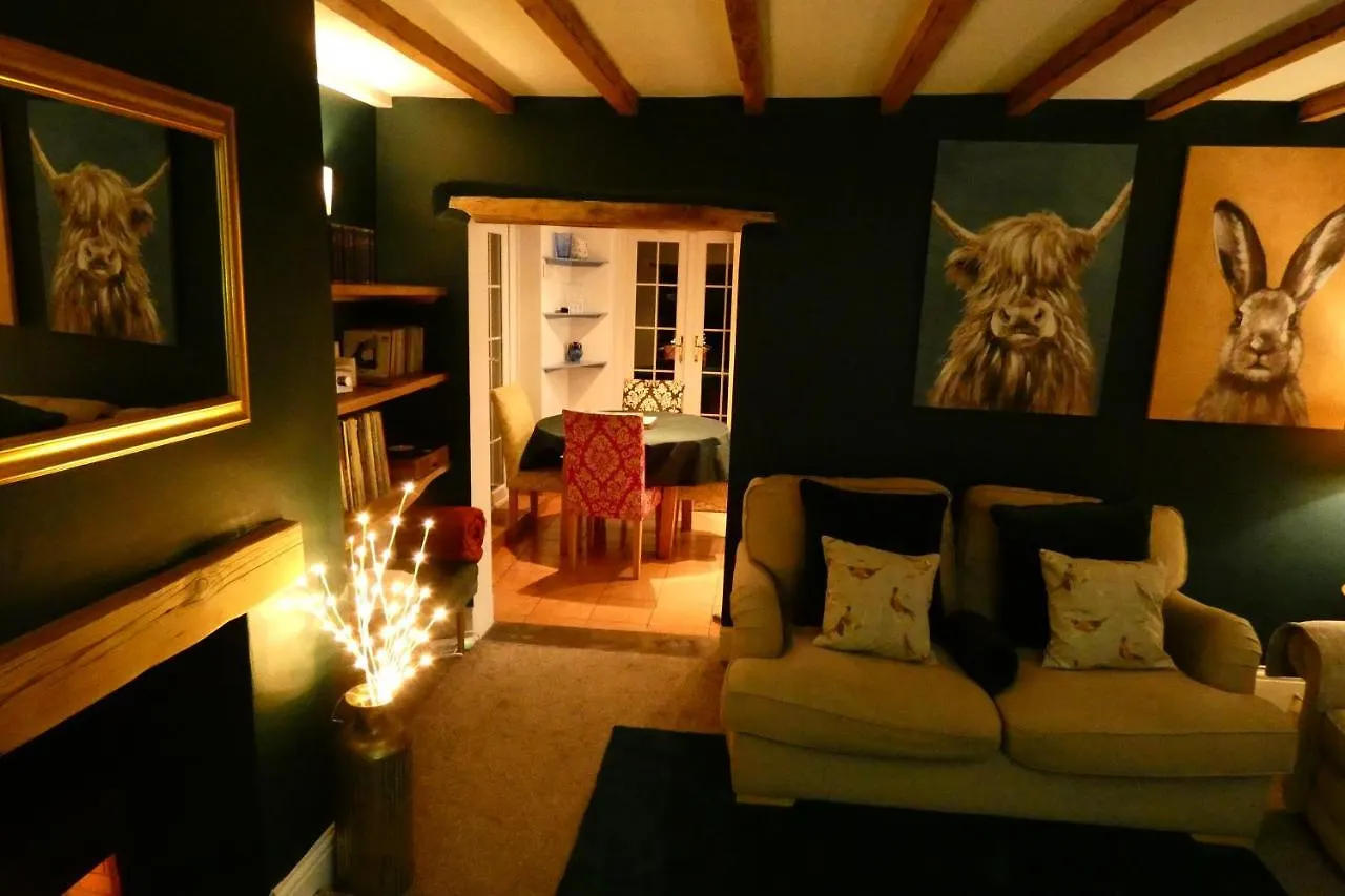 Redfearn Cottage Apperley Bridge