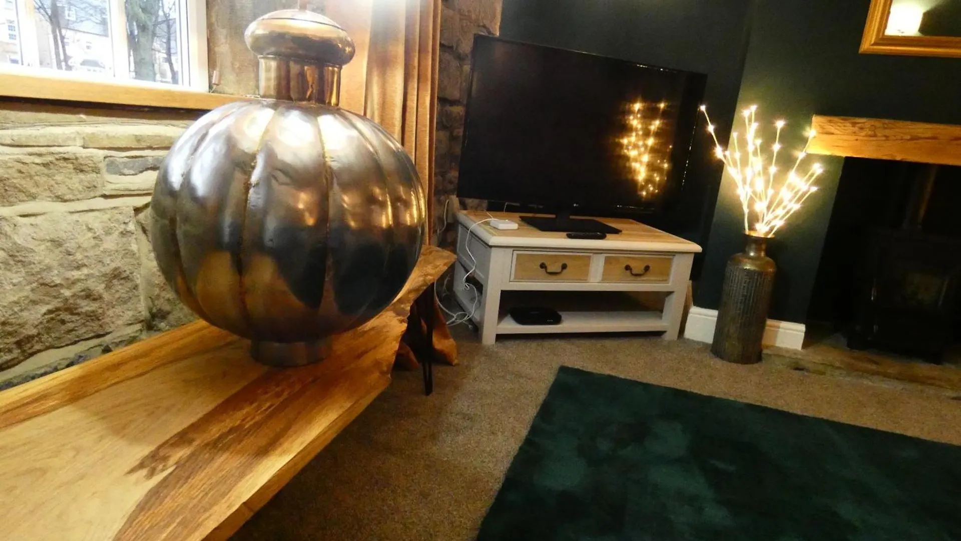 Redfearn Cottage Apperley Bridge Великобритания