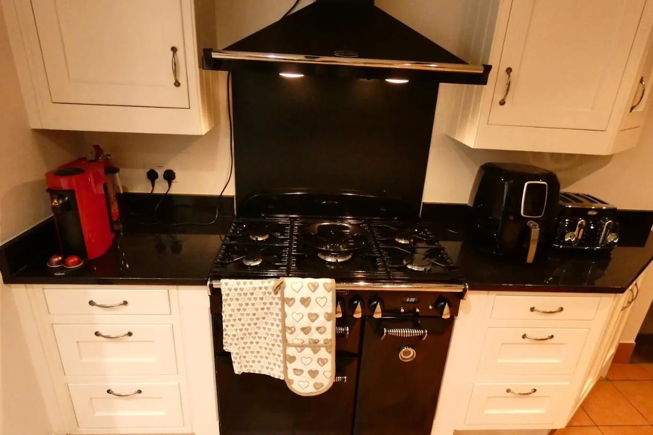 Redfearn Cottage Apperley Bridge 英国