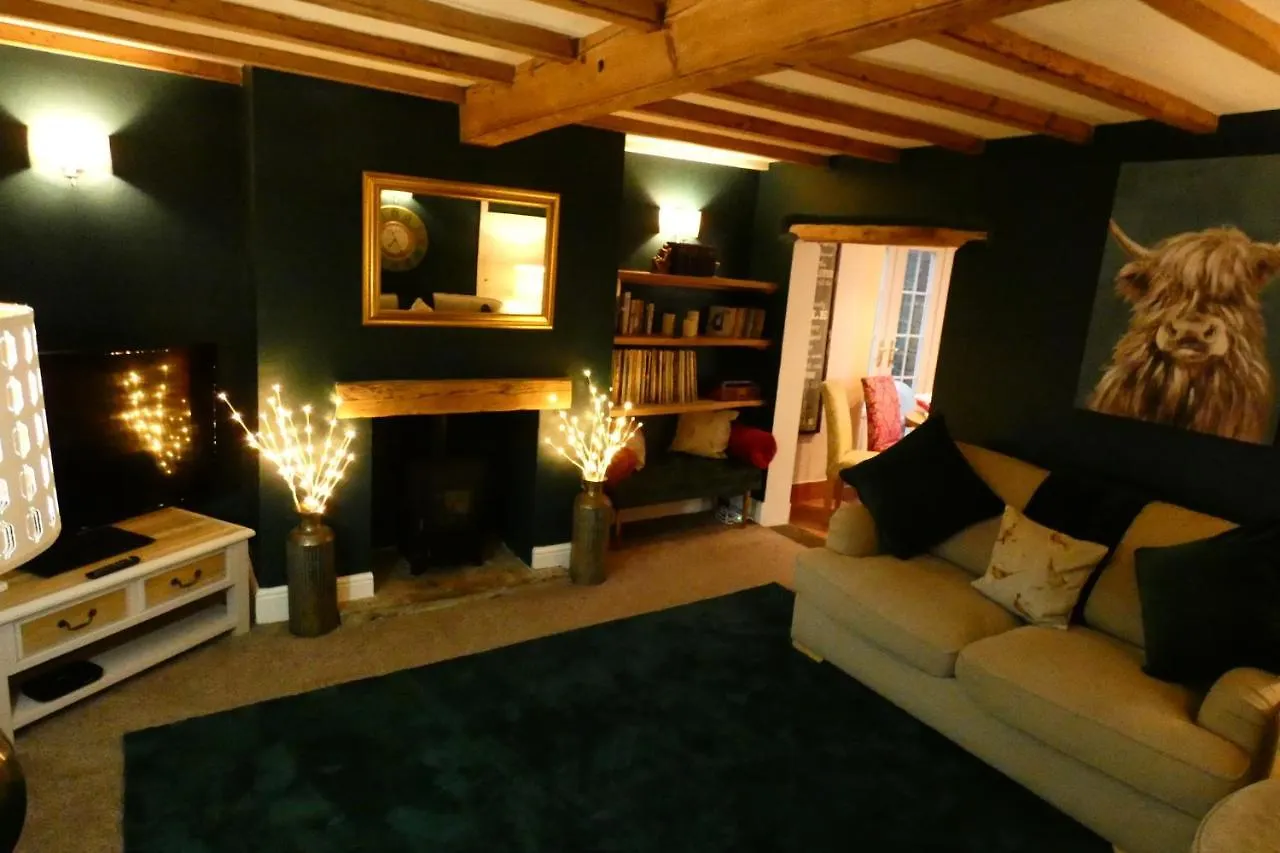 Redfearn Cottage Apperley Bridge Великобритания